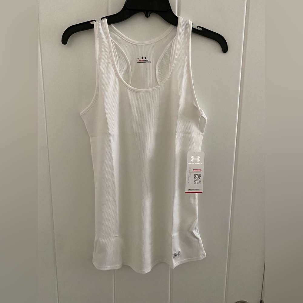 NWT UA racerback stretch tank